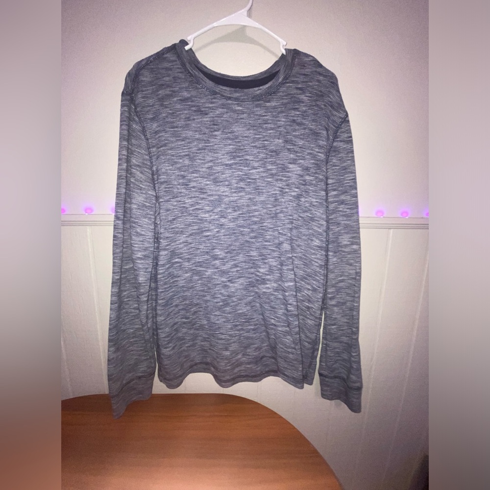 Grey sweatshirt with a loose fit